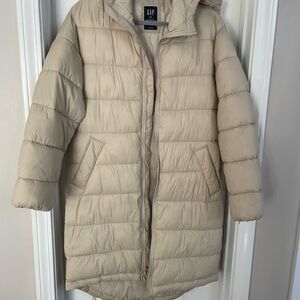 GAP Cream Puffer Jacket with Hood and Quilted Design